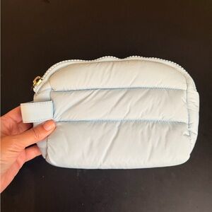 ✨NEW✨Mark & Graham Lightweight Puffer Pouch
